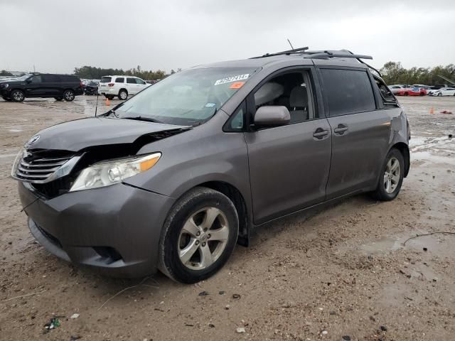 2013 Toyota Sienna LE