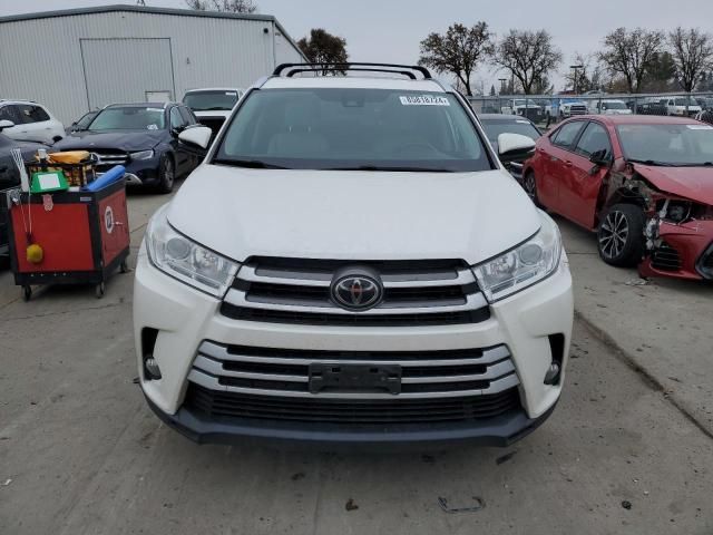 2018 Toyota Highlander SE