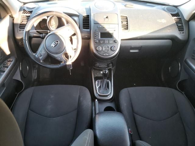 2013 KIA Soul +