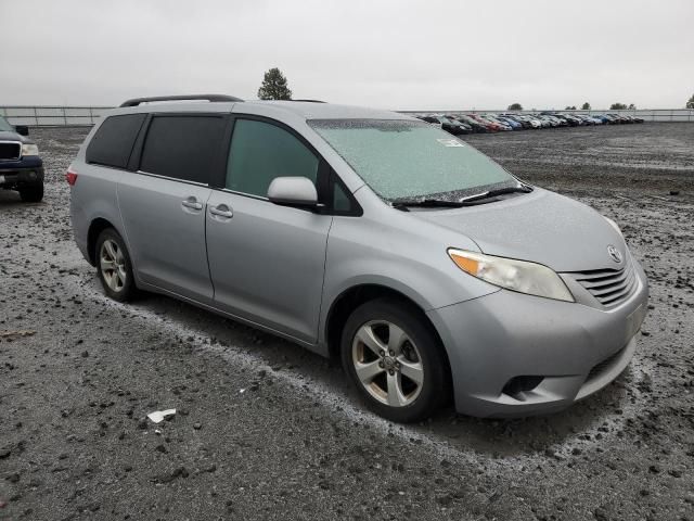 2017 Toyota Sienna LE