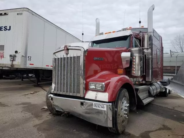 2008 Kenworth Construction W900