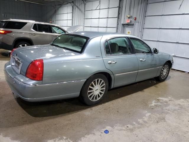 2003 Lincoln Town Car Signature