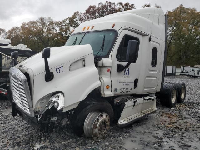 2013 Freightliner Cascadia 113