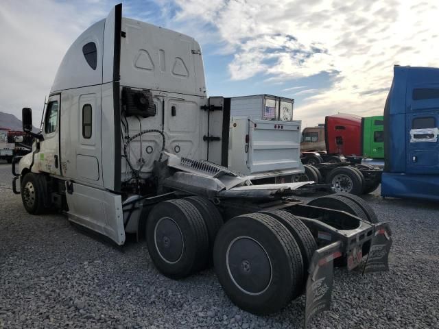 2022 Freightliner Cascadia 126