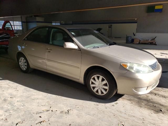 2005 Toyota Camry LE