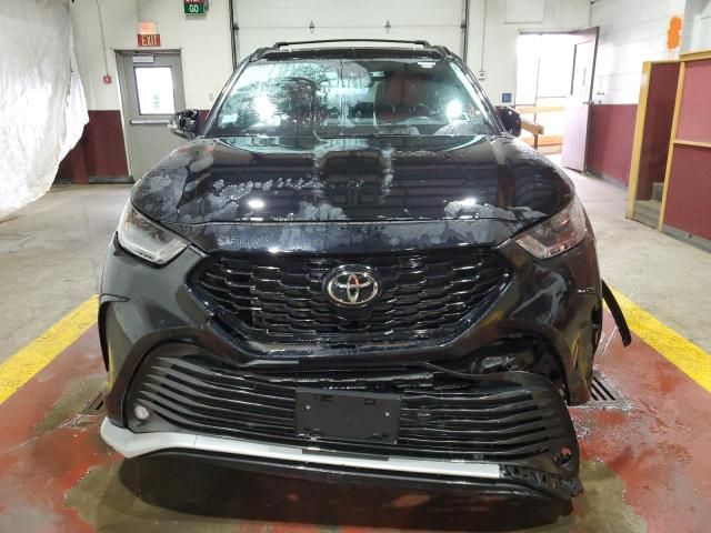 2022 Toyota Highlander XSE