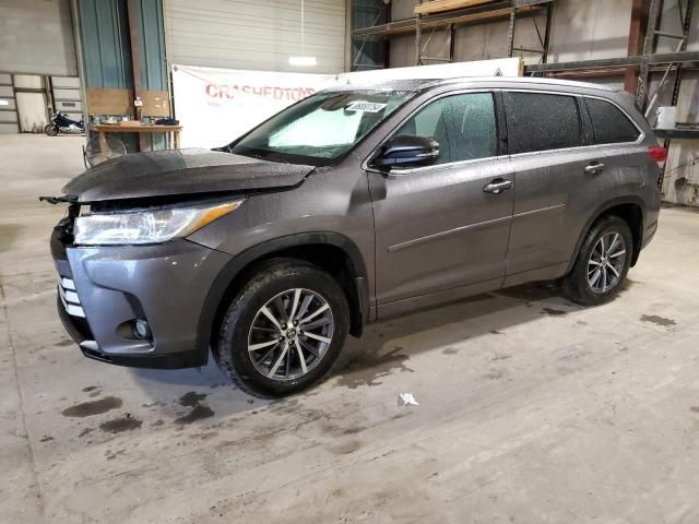 2017 Toyota Highlander SE