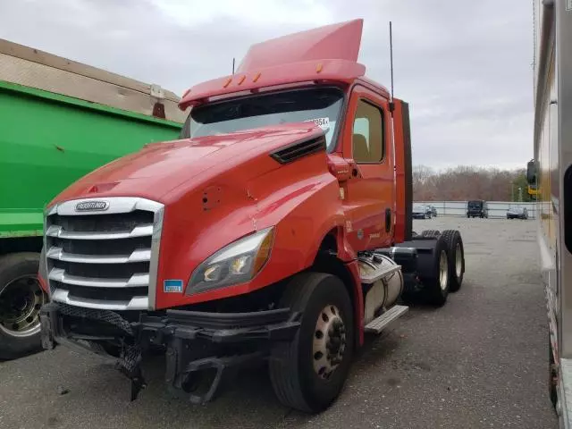 2019 Freightliner Cascadia 126