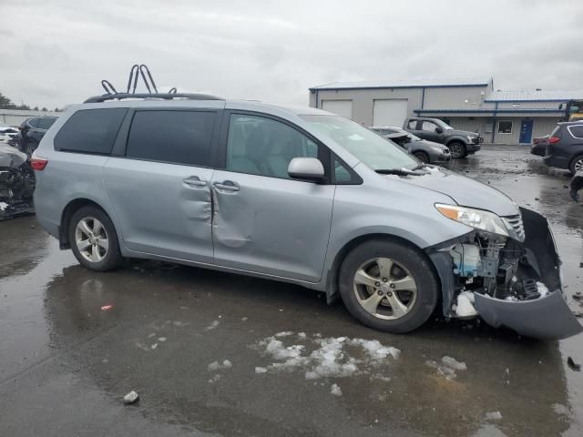 2017 Toyota Sienna LE