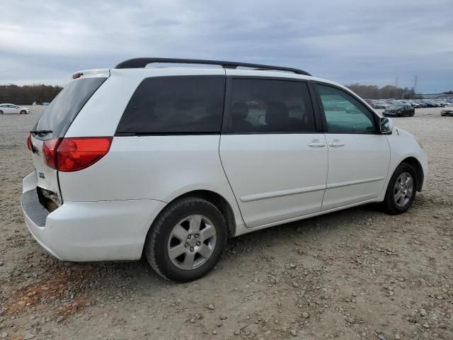 2010 Toyota Sienna XLE