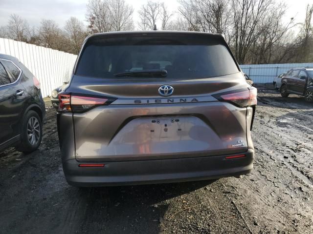 2021 Toyota Sienna LE