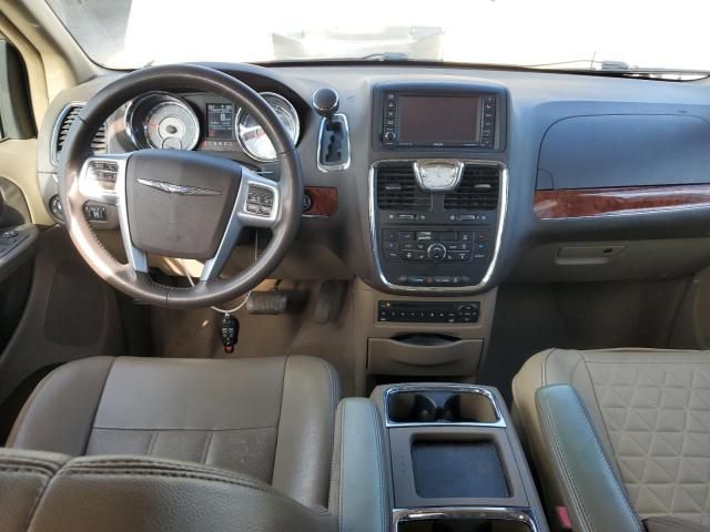 2012 Chrysler Town & Country Touring L