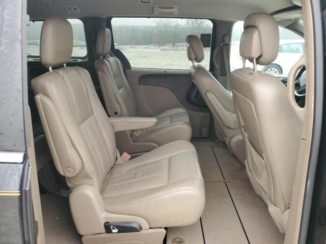 2012 Chrysler Town & Country Touring L