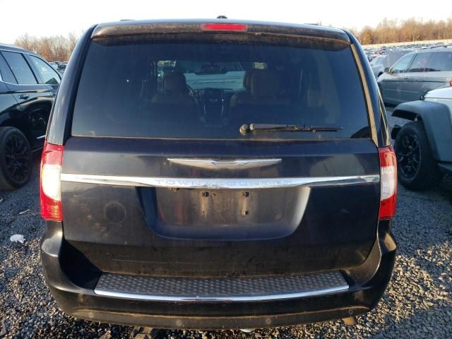 2011 Chrysler Town & Country Touring L