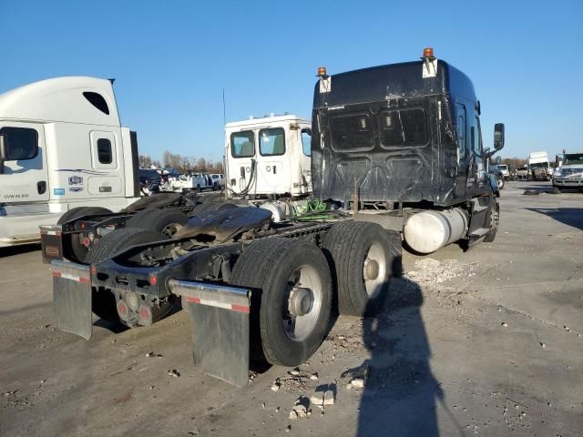 2019 Freightliner Cascadia 126