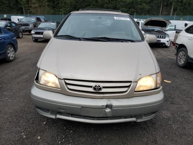 2002 Toyota Sienna LE