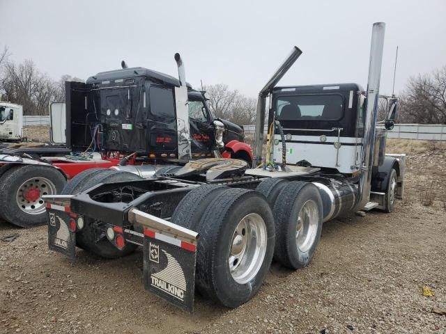 2013 Peterbilt 385 Glider