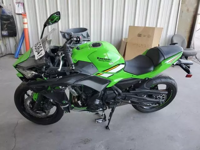 2025 Kawasaki EX650 P