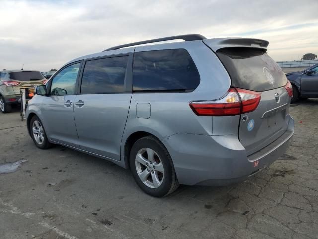 2016 Toyota Sienna LE