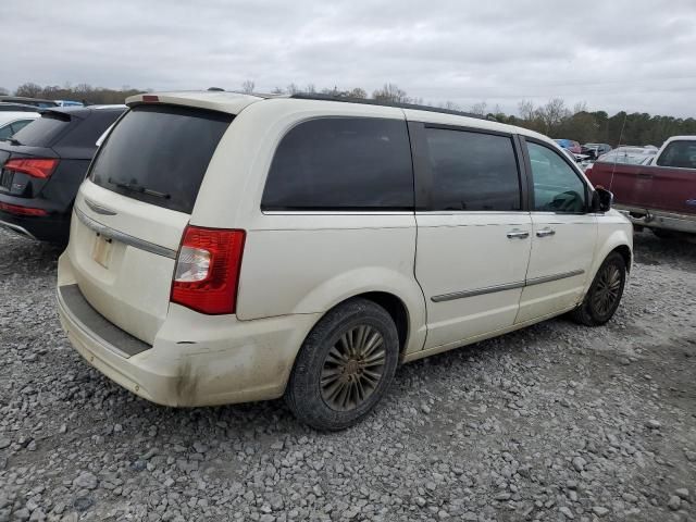 2013 Chrysler Town & Country Touring L