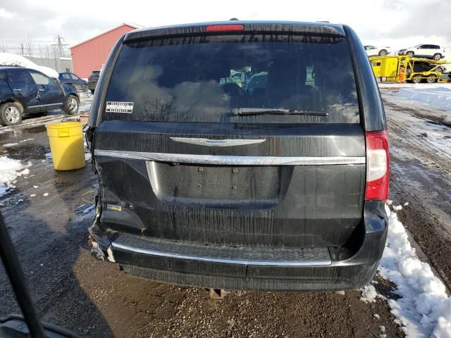 2016 Chrysler Town & Country Touring L