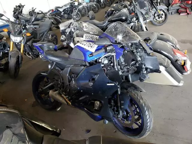 2022 Yamaha YZFR7