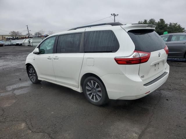 2018 Toyota Sienna XLE