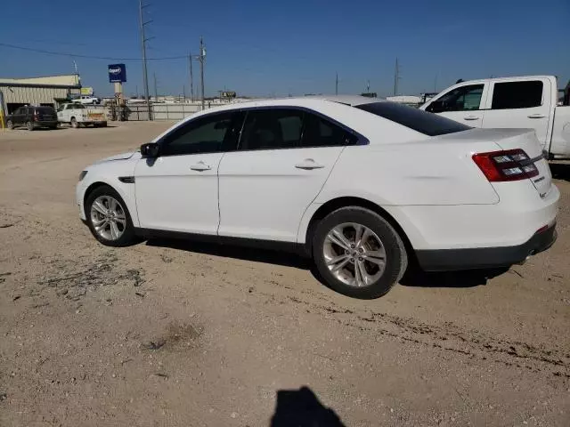 2016 Ford Taurus SE