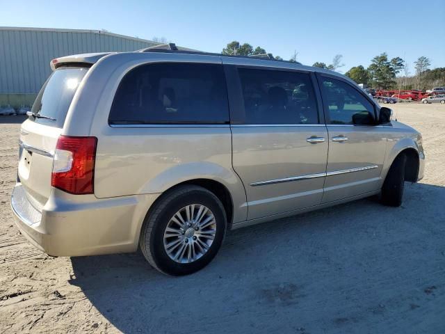 2013 Chrysler Town & Country Touring L