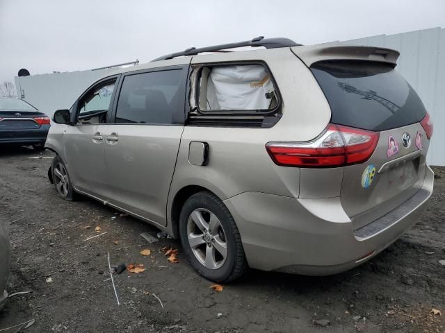 2017 Toyota Sienna LE