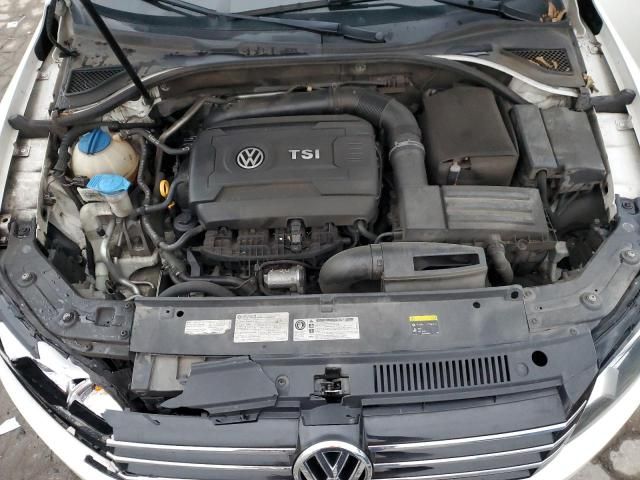 2015 Volkswagen Passat SE