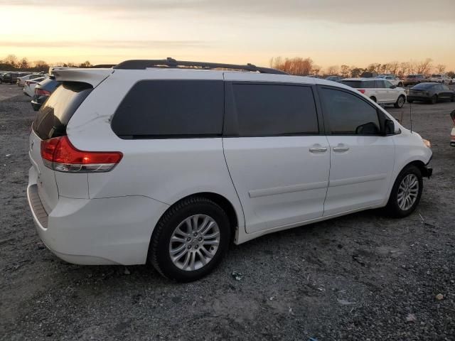 2013 Toyota Sienna XLE