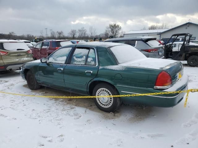 2000 Ford Crown Victoria