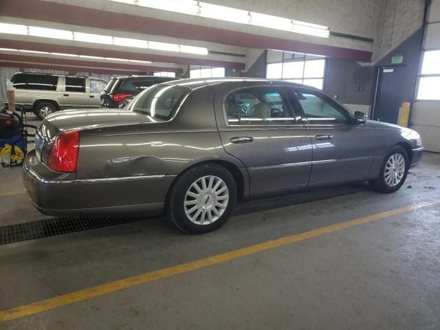 2003 Lincoln Town Car Signature