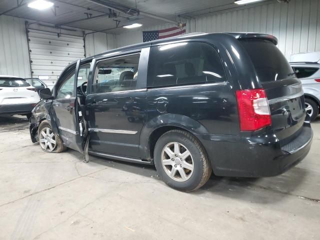 2013 Chrysler Town & Country Touring