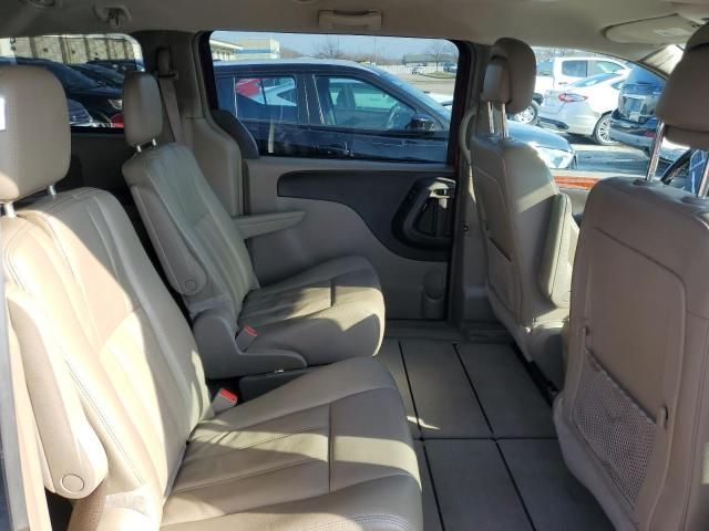 2013 Chrysler Town & Country Touring