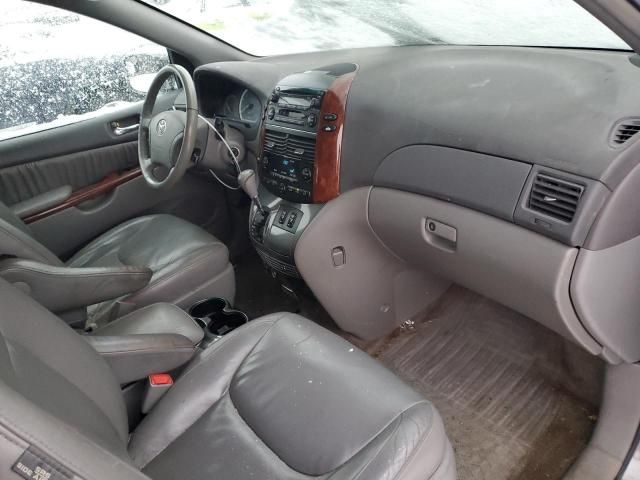 2005 Toyota Sienna XLE