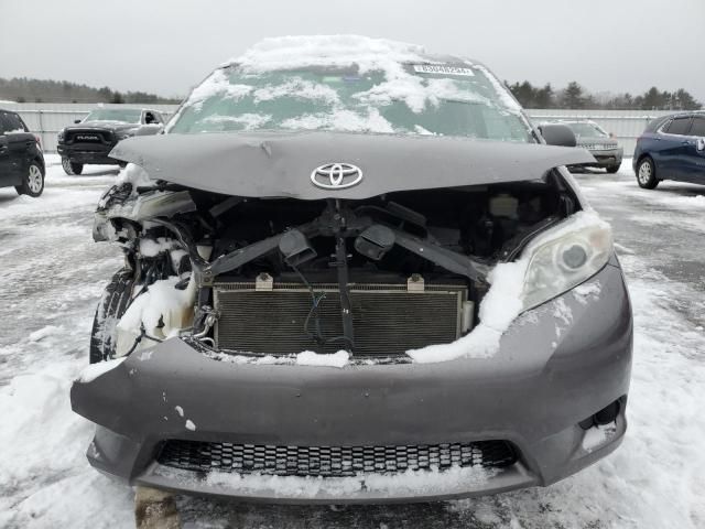 2017 Toyota Sienna LE