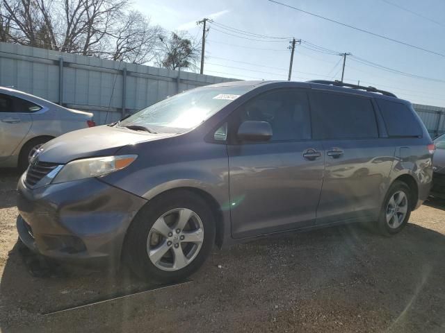 2014 Toyota Sienna LE