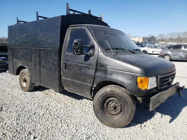 2004 Ford Econoline E350 Super Duty Cutaway Van