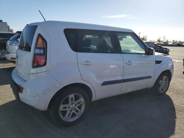 2011 KIA Soul +