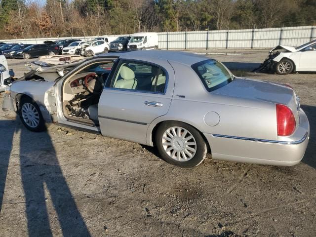 2005 Lincoln Town Car Signature Limited