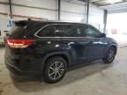 2017 Toyota Highlander SE