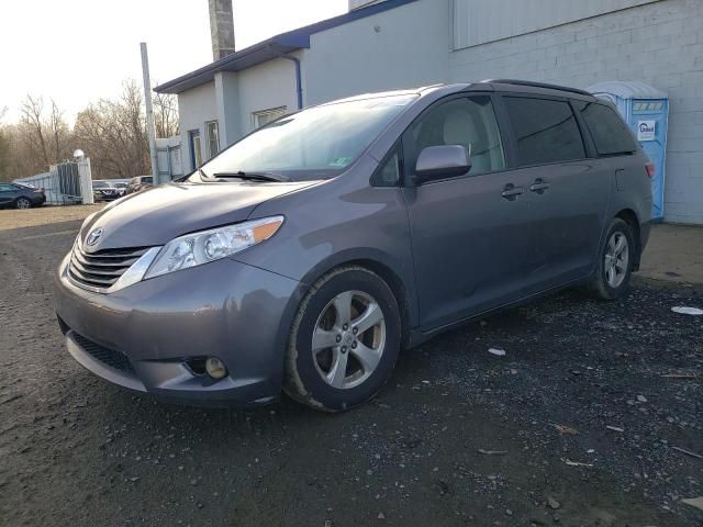 2016 Toyota Sienna LE