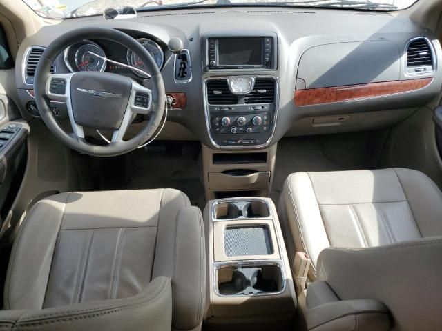 2015 Chrysler Town & Country LX