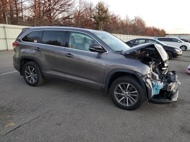 2017 Toyota Highlander SE