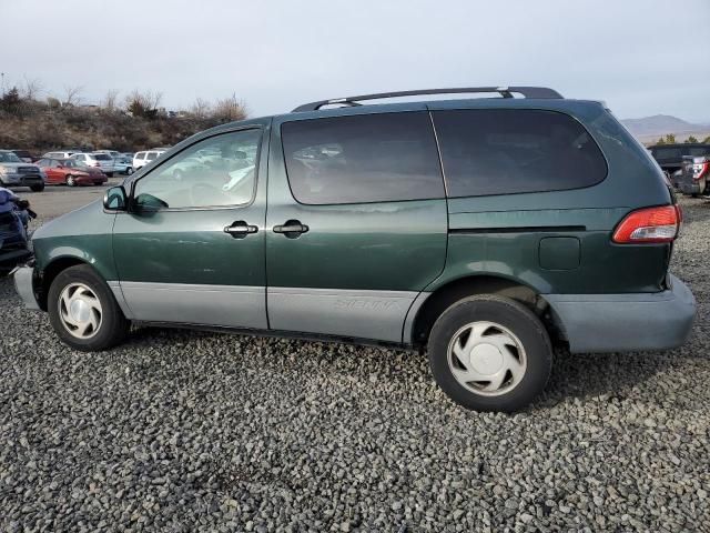 2002 Toyota Sienna CE