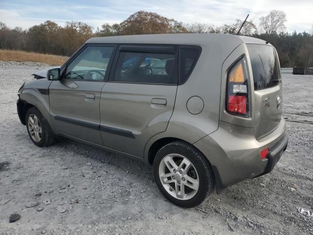 2010 KIA Soul +