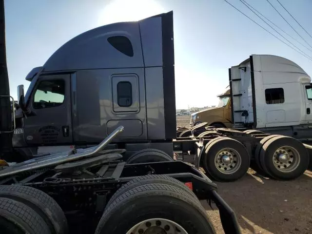 2022 Freightliner Cascadia 126