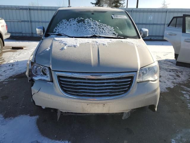 2014 Chrysler Town & Country Touring L